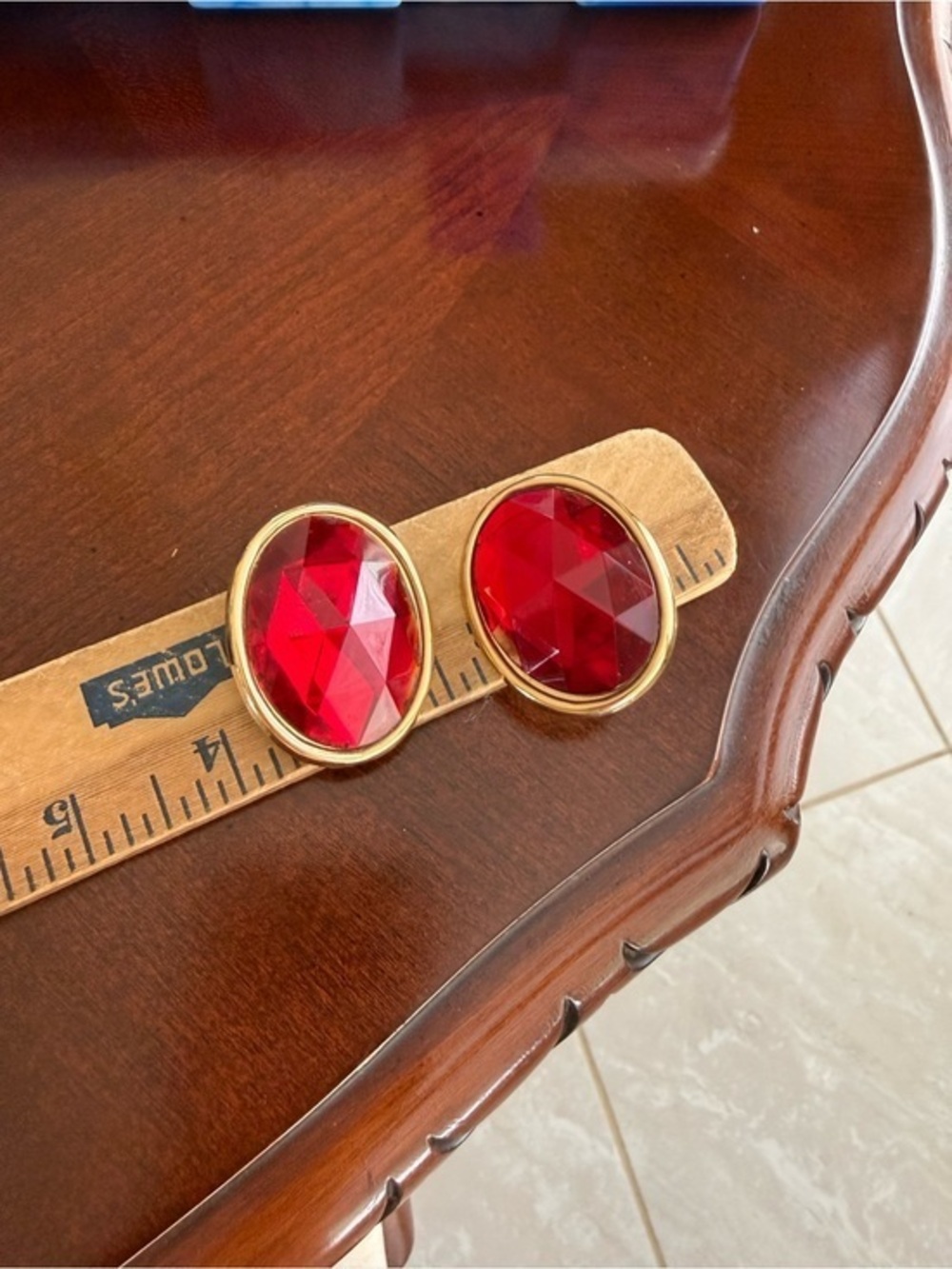 Vintage Clip On Earrings - Picture 1 of 2